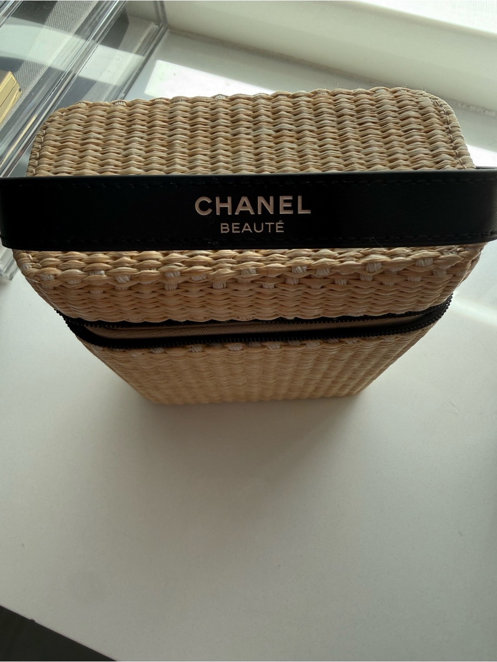 CHANEL beauty cosmetic bag - Picture 5 of 7